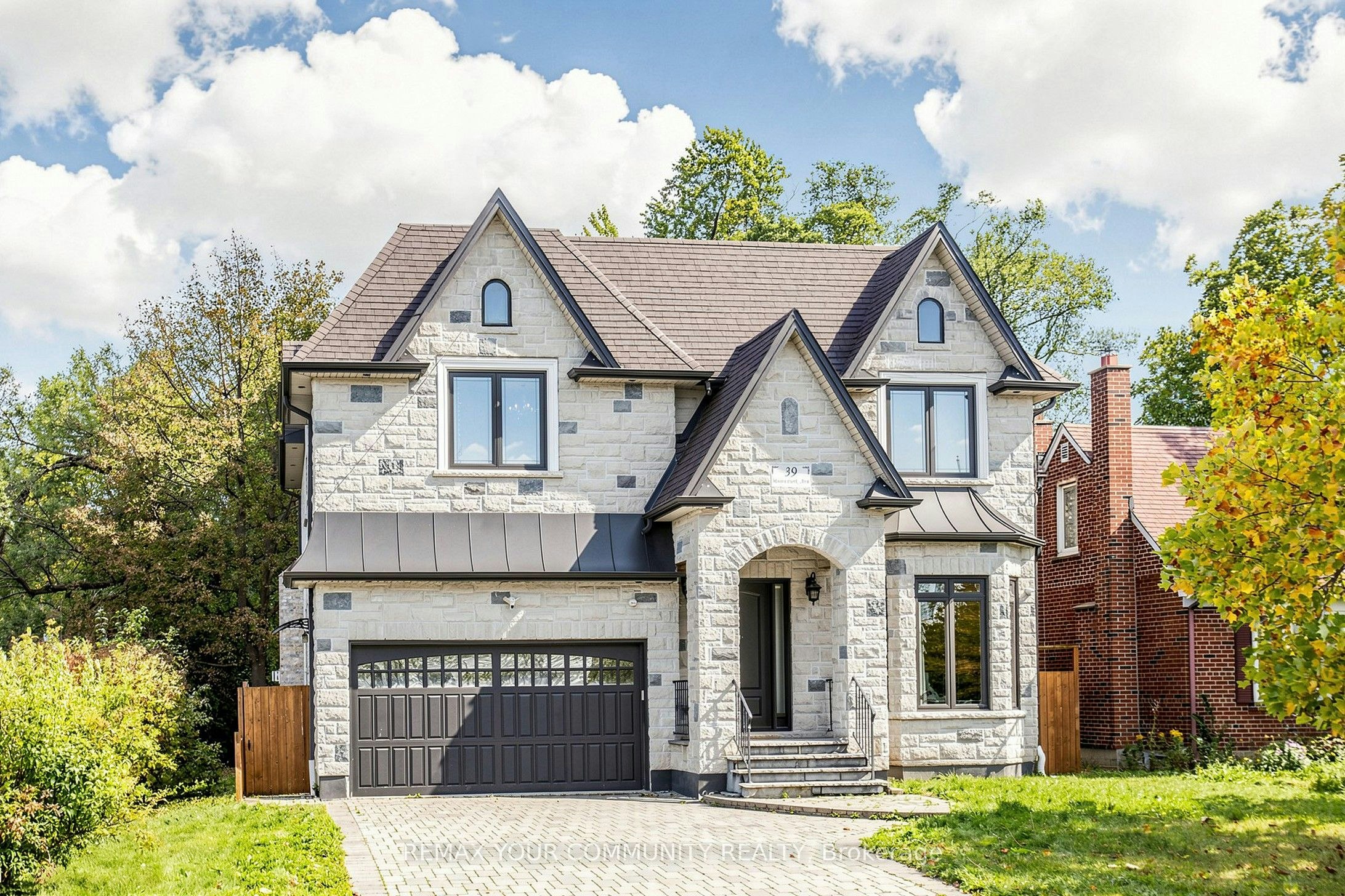 39 Moore Park Avenue, Toronto, ON, M2M 1M8