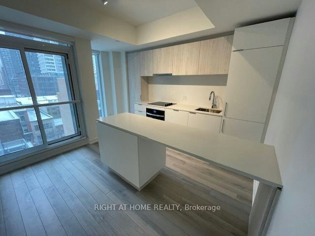 806-89 Church Street, Toronto, ON, M5C 2G3 - 9