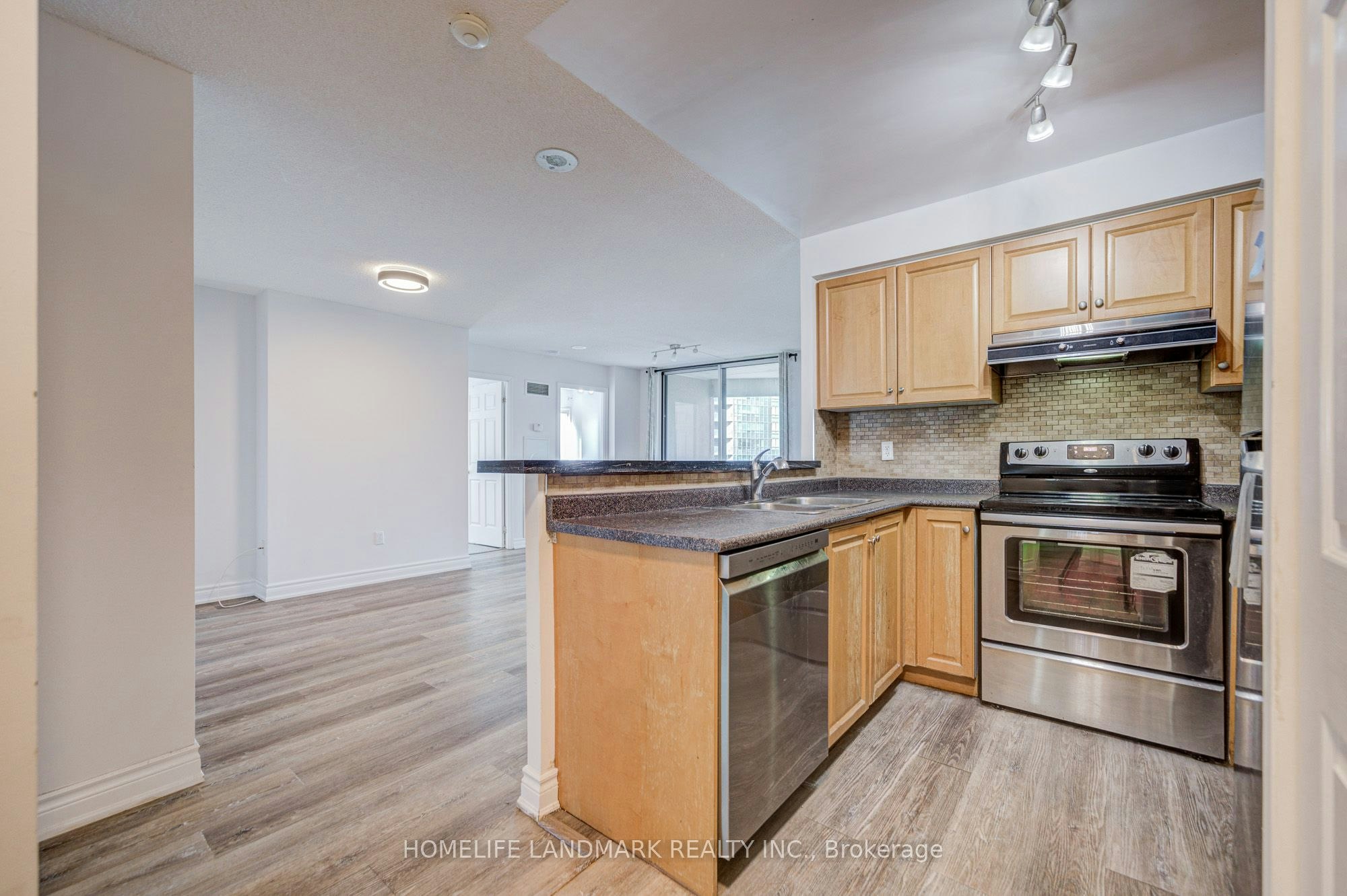 1111-7 Lorraine Drive, Toronto, ON, M2N 7H2 - 14