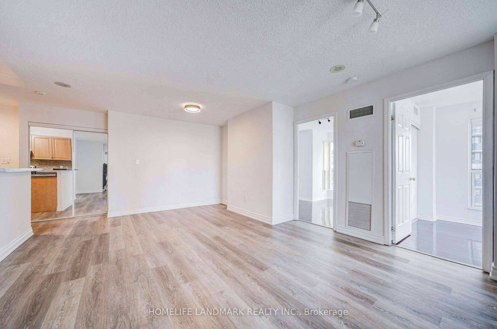 1111-7 Lorraine Drive, Toronto, ON, M2N 7H2 - 25