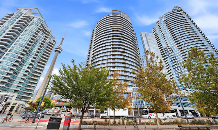 510-218 Queens Quay W