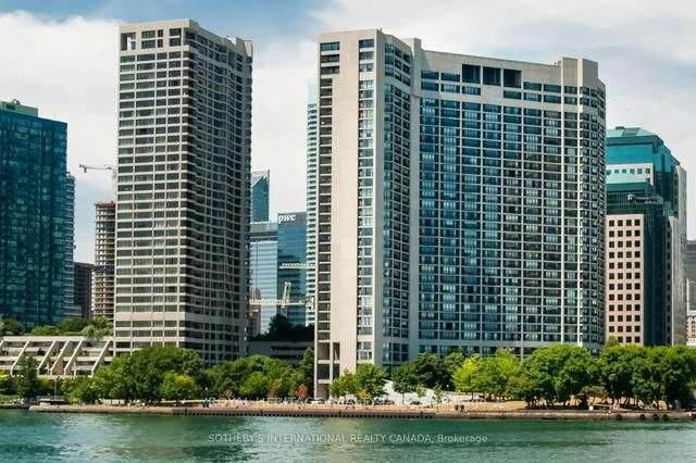 1240-33 Harbour Square, Toronto, ON, M5J 2G2 - 2