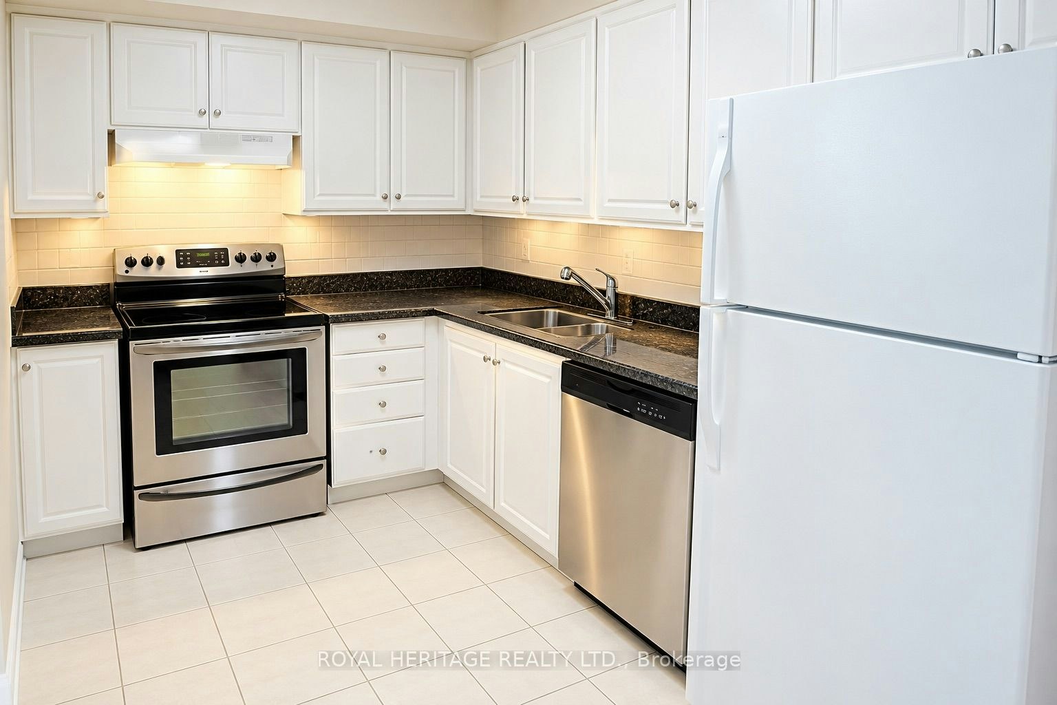 1240-33 Harbour Square, Toronto, ON, M5J 2G2 - 7