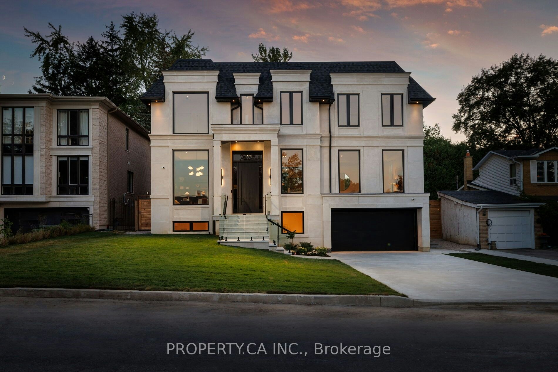 10 Grangemill Crescent, Toronto, ON, M3B 2J2