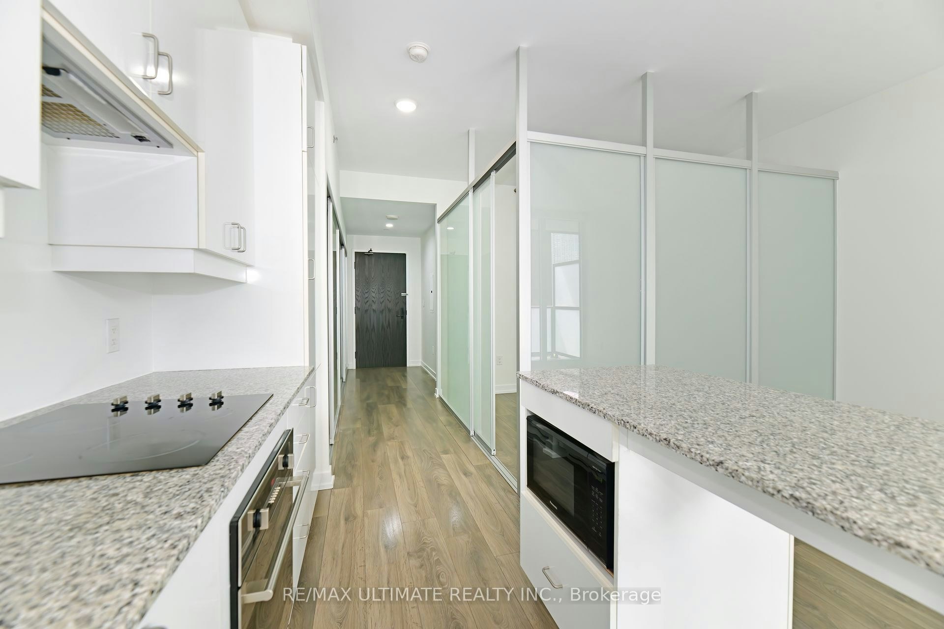 2105-426 University Avenue, Toronto, ON, M5G 1S9 - 13