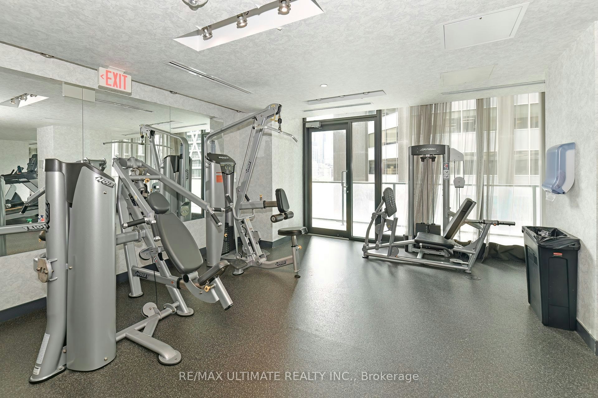 2105-426 University Avenue, Toronto, ON, M5G 1S9 - 20