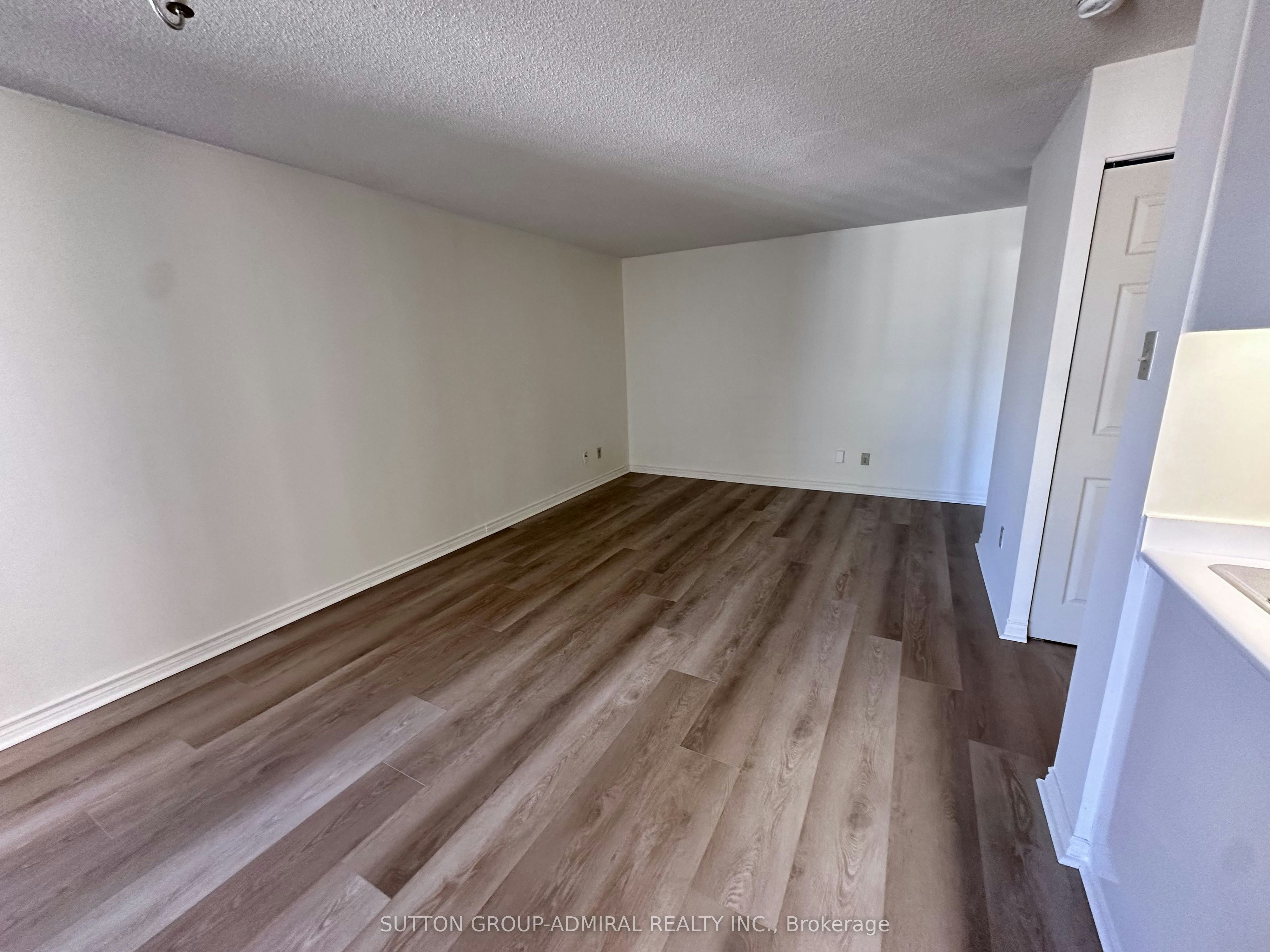 3107-736 Bay Street, Toronto, ON, M5G 1N6 - 4
