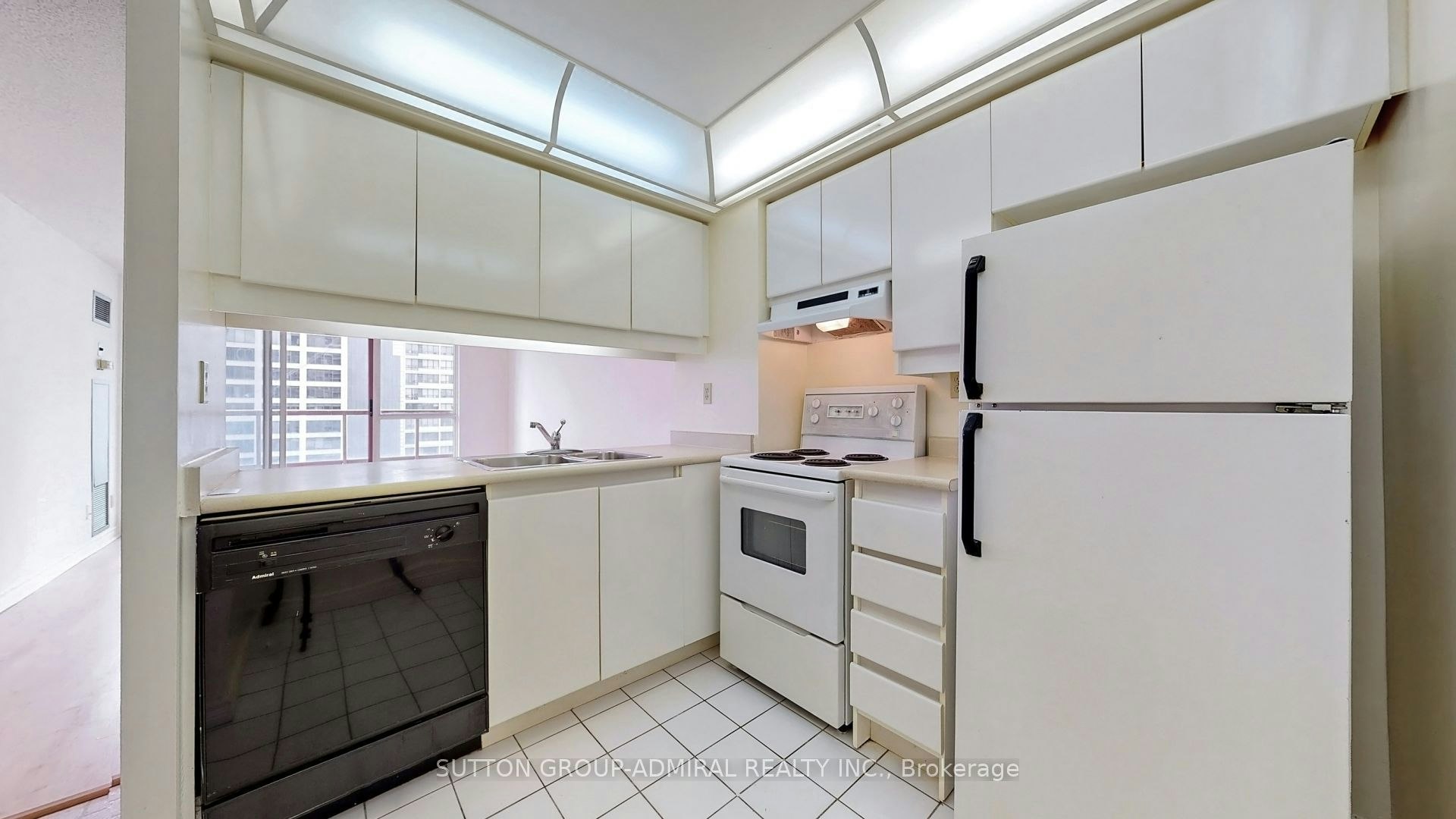 2301-736 Bay Street, Toronto, ON, M5G 1N6 - 8