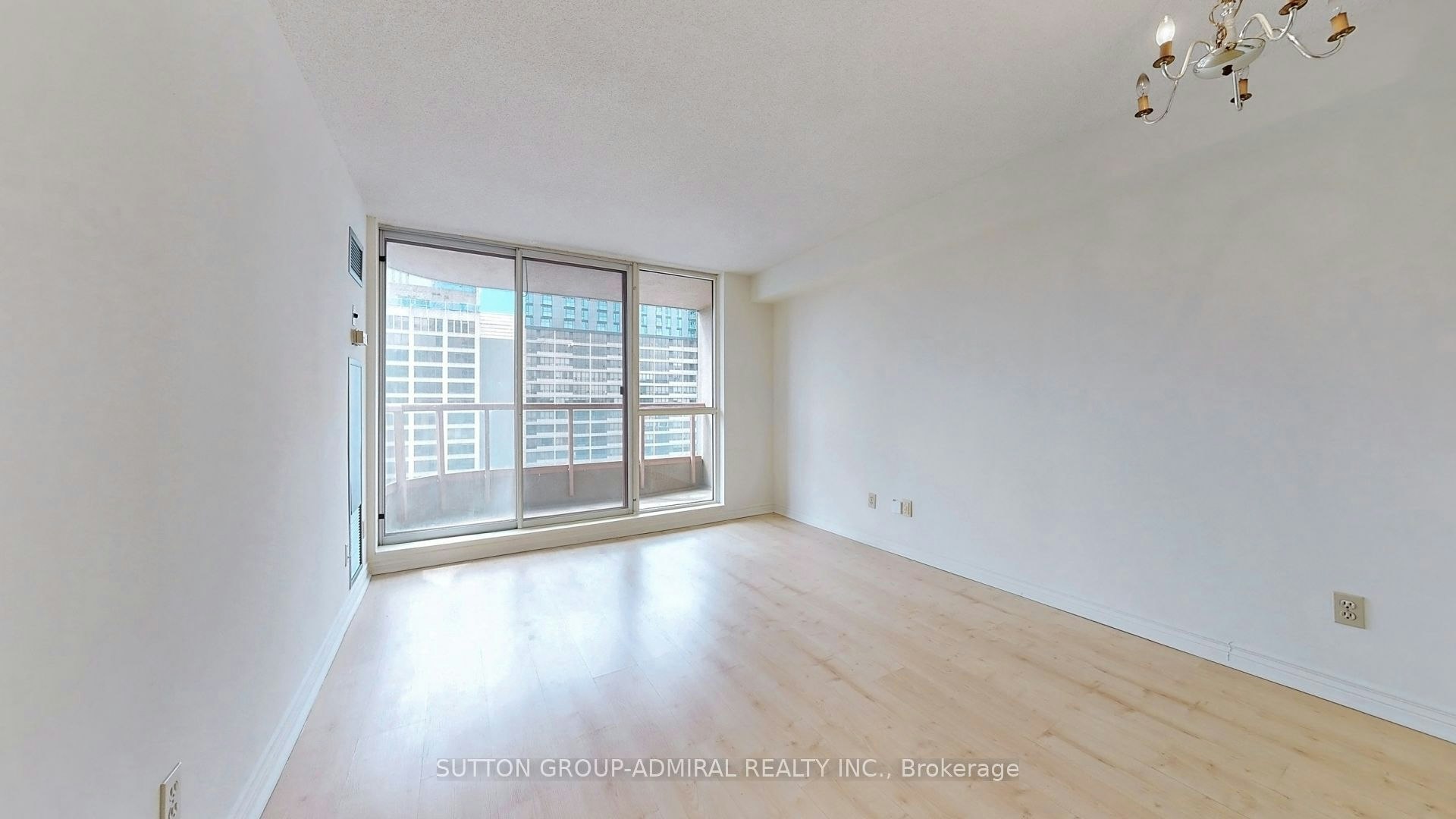 2301-736 Bay Street, Toronto, ON, M5G 1N6 - 7