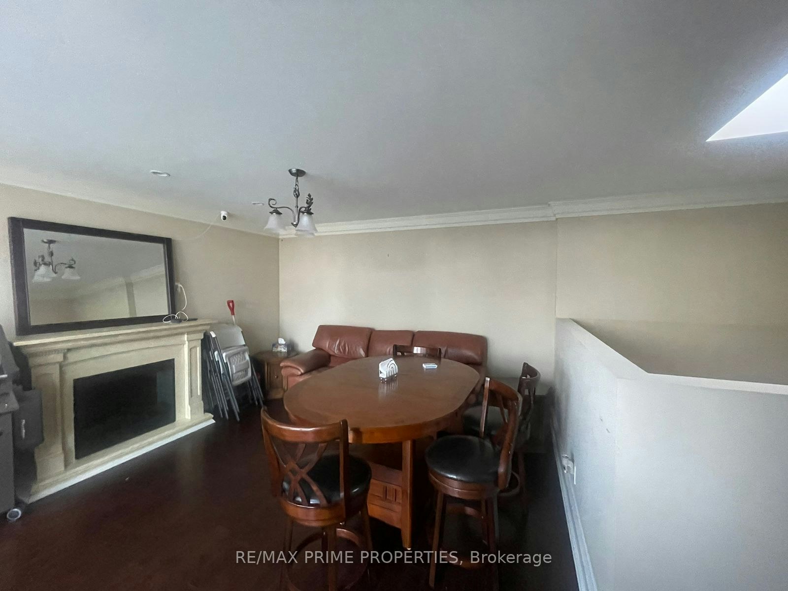 9 Greenview Avenue, Toronto, ON, M2M 0A3 - 7
