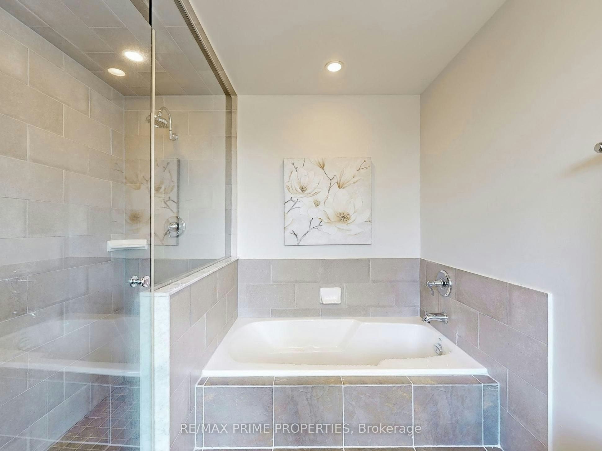 9 Greenview Avenue, Toronto, ON, M2M 0A3 - 9