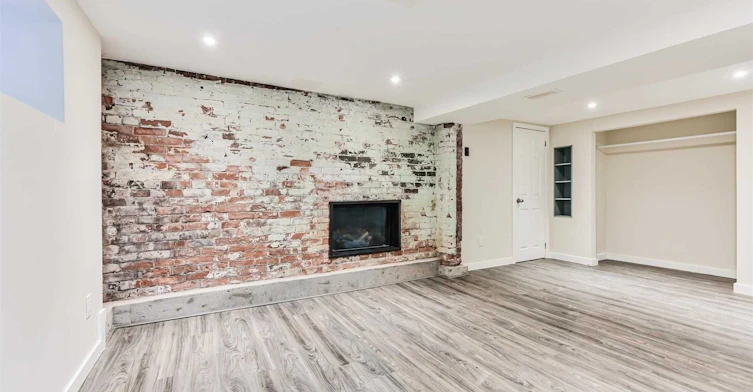 Lower-147 Gloucester Grove, Toronto, ON, M6C 2A9 - 13
