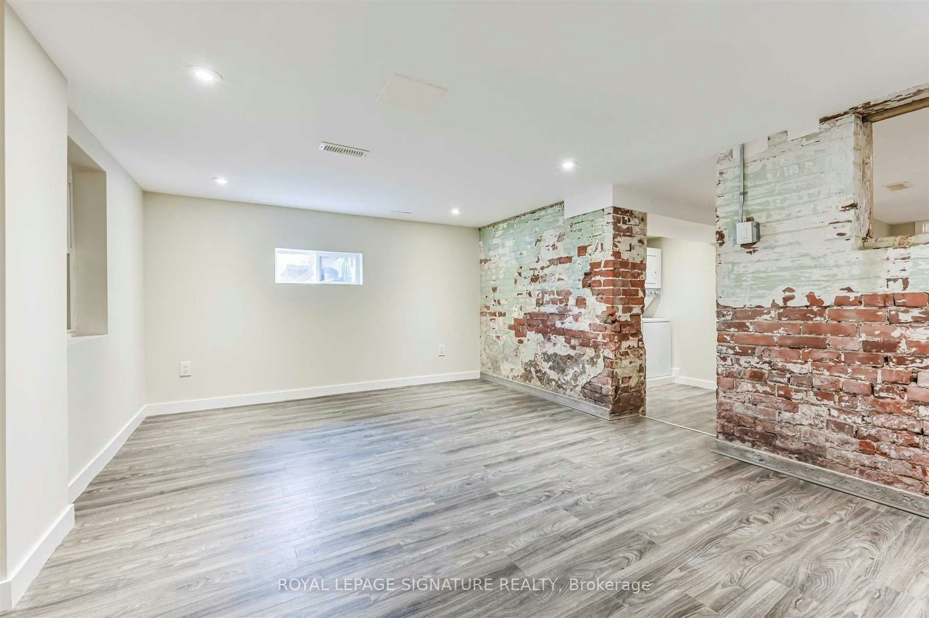 Lower-147 Gloucester Grove, Toronto, ON, M6C 2A9 - 6