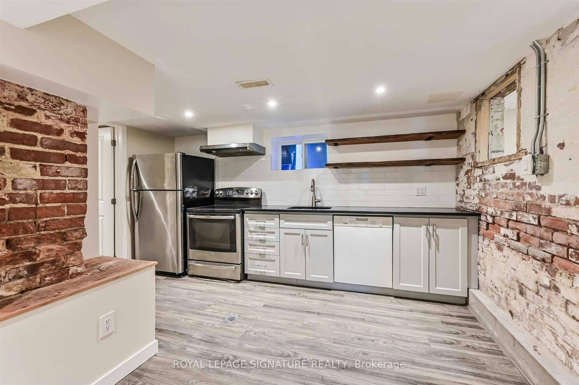 Lower-147 Gloucester Grove, Toronto, ON, M6C 2A9 - 2
