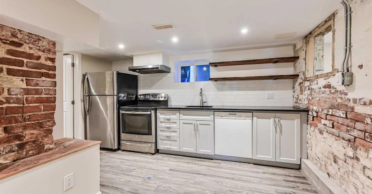 Lower-147 Gloucester Grove, Toronto, ON, M6C 2A9 - 2