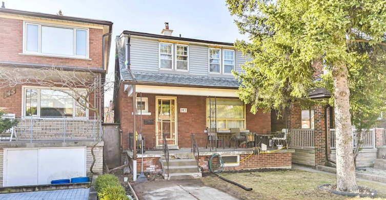 Lower-147 Gloucester Grove, Toronto, ON, M6C 2A9