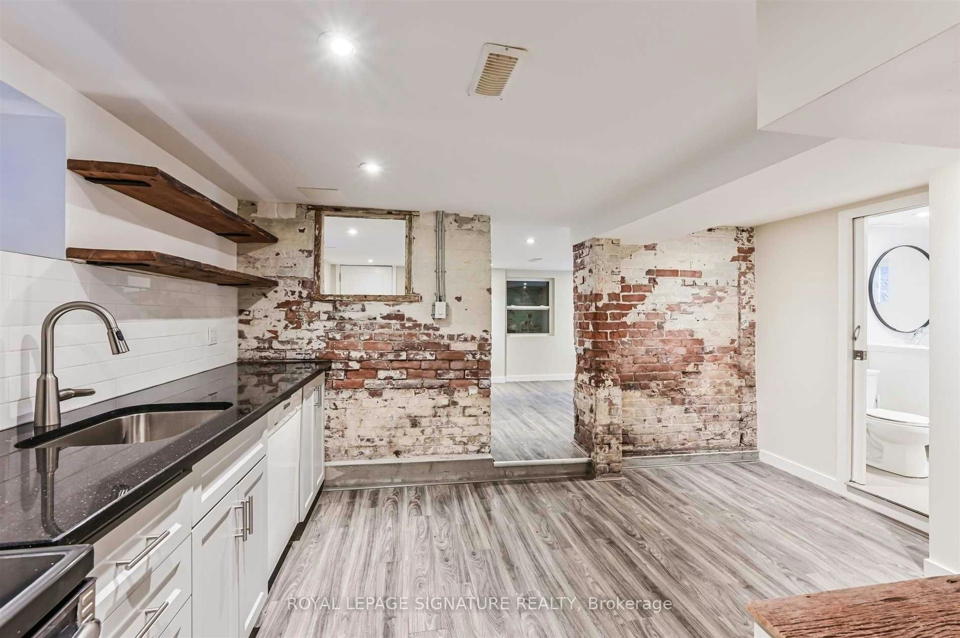 Lower-147 Gloucester Grove, Toronto, ON, M6C 2A9 - 8
