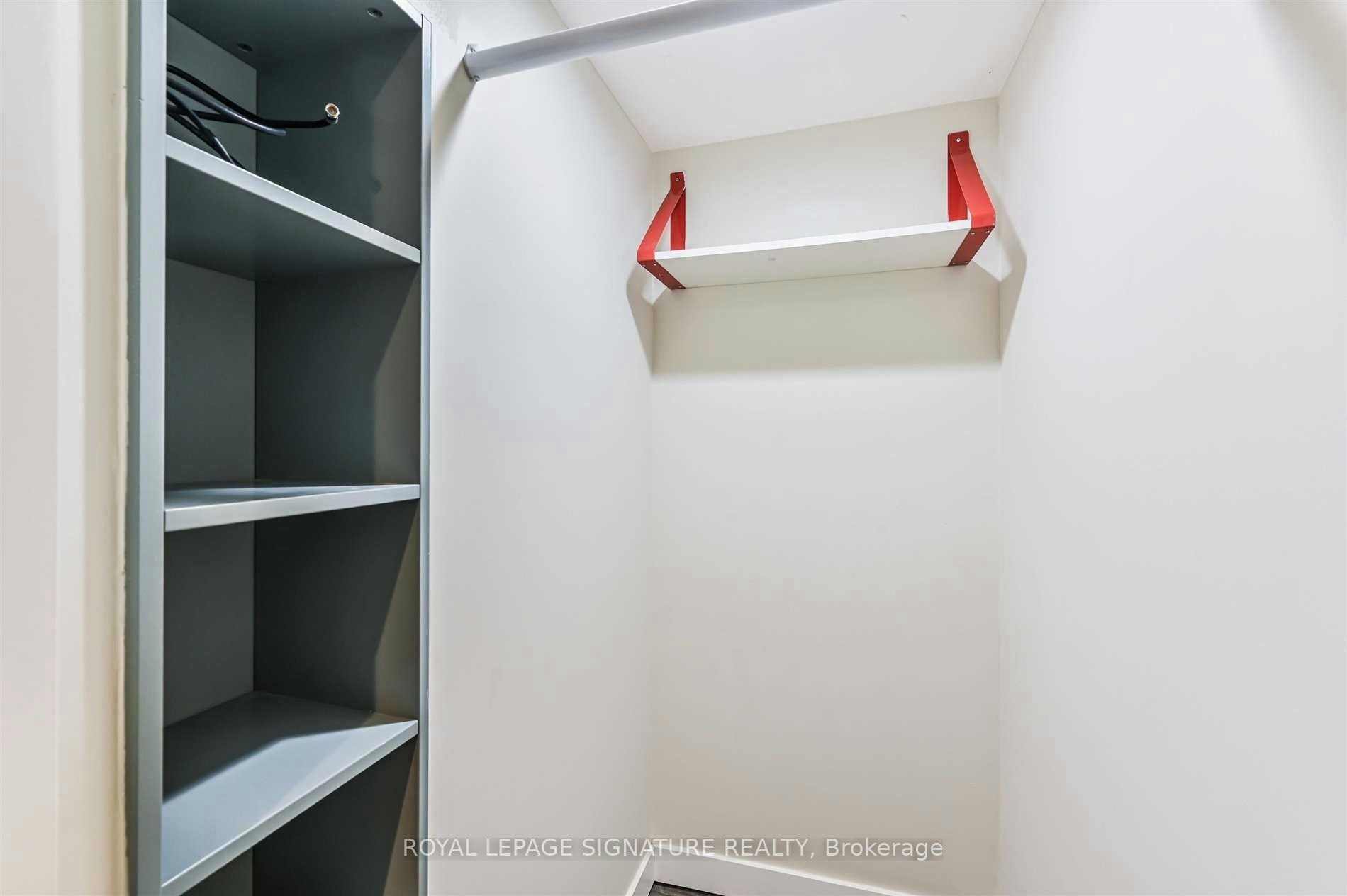 Lower-147 Gloucester Grove, Toronto, ON, M6C 2A9 - 15
