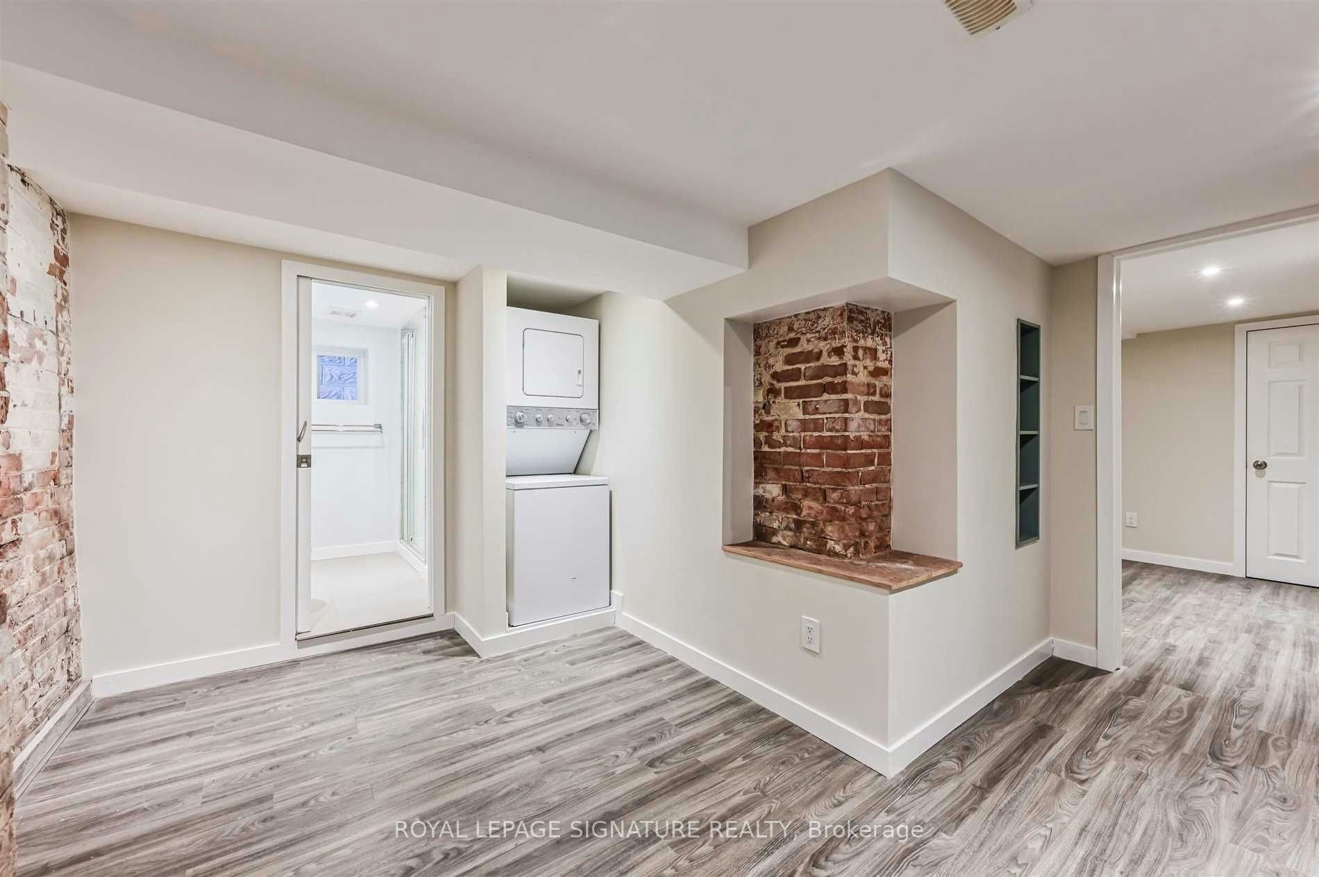 Lower-147 Gloucester Grove, Toronto, ON, M6C 2A9 - 10