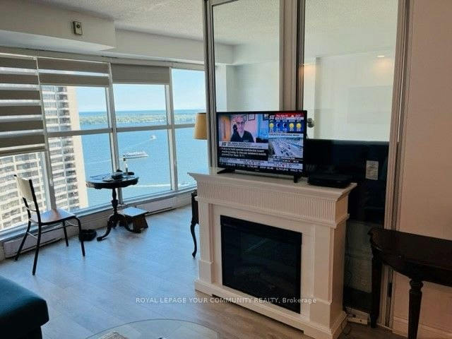 2804-77 Harbour Square, Toronto, ON, M5J 2S2 - 3