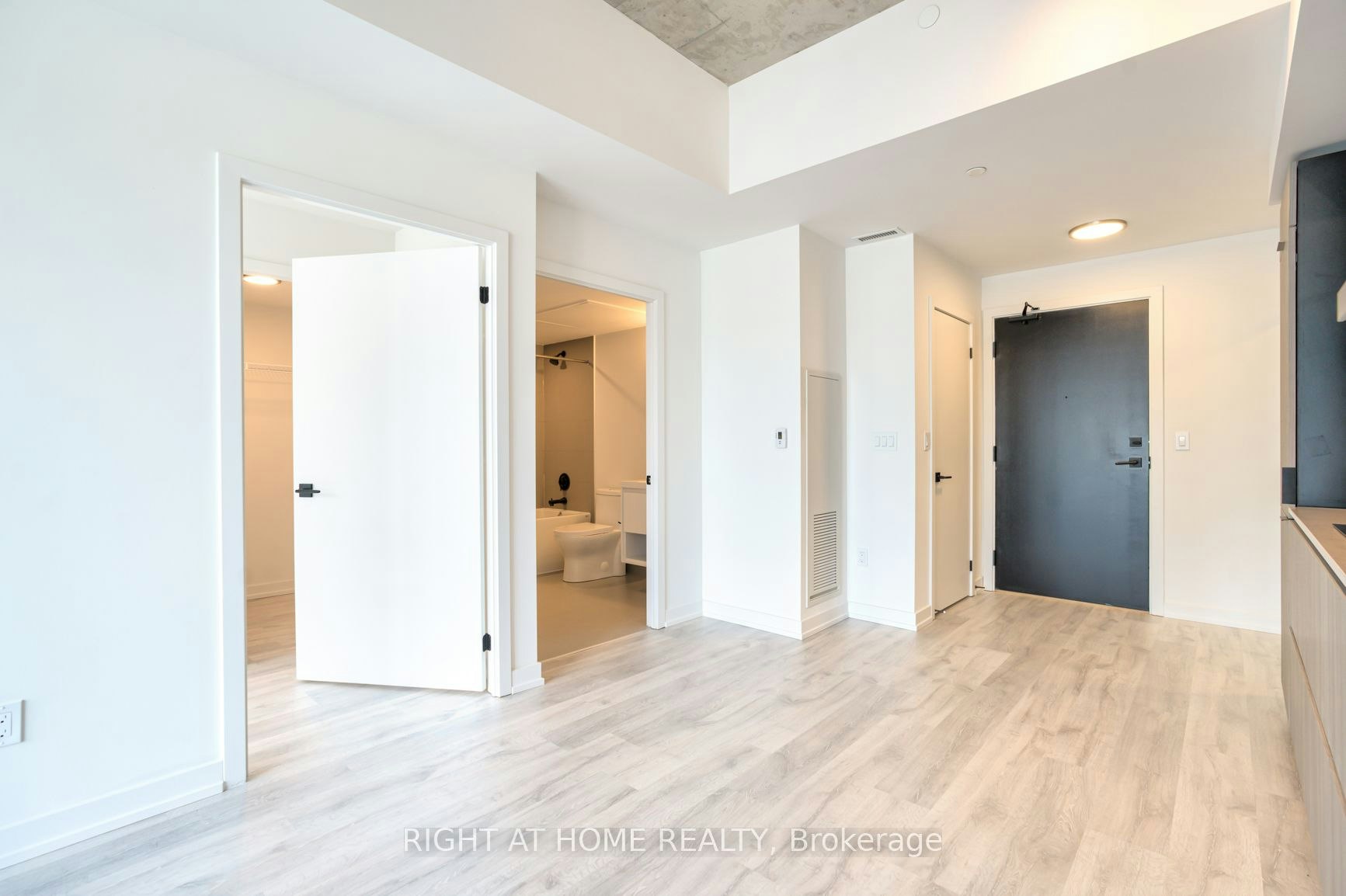 704-2 Augusta Street, Toronto, ON, M5V 1Y4 - 3