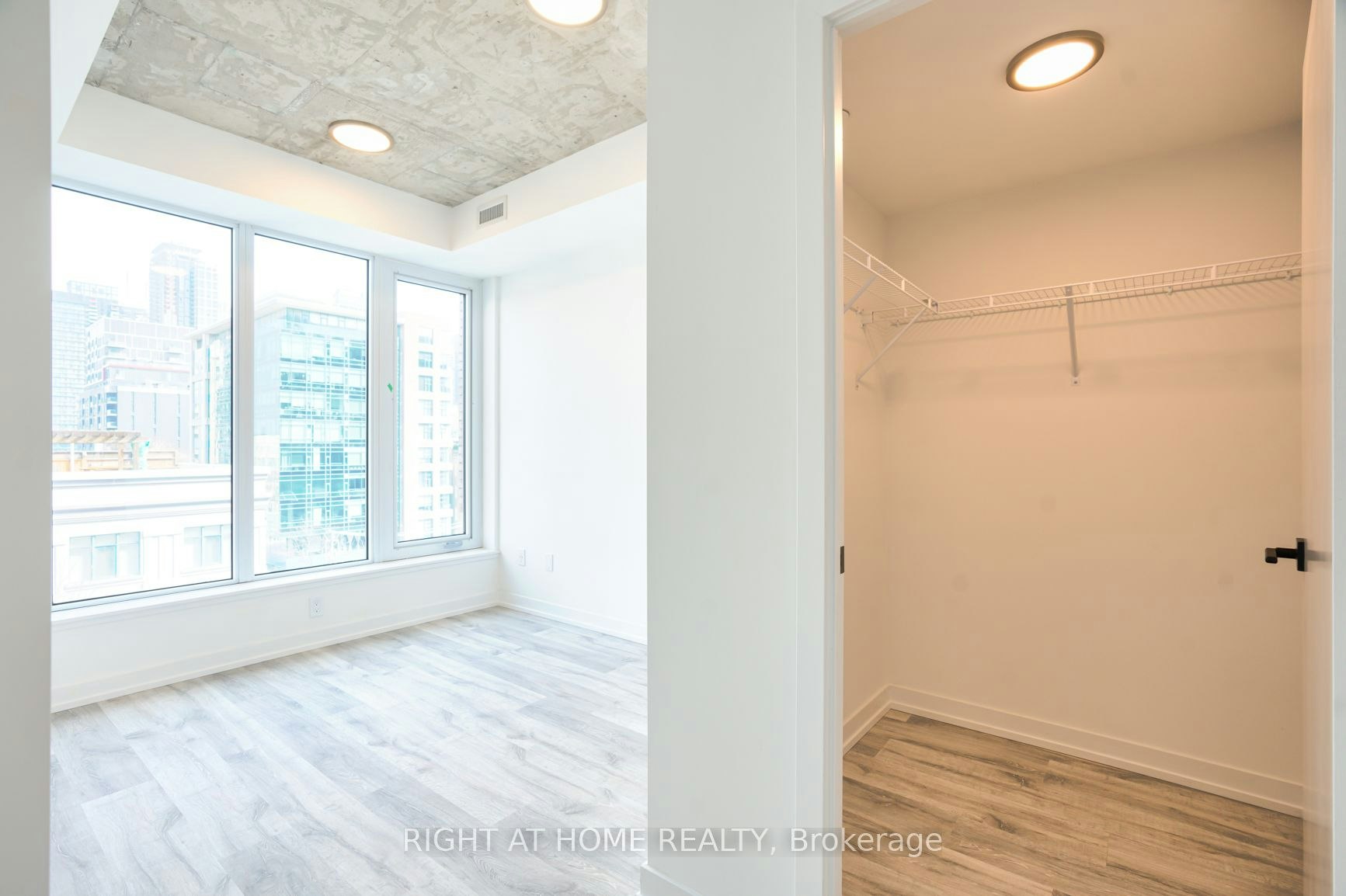 704-2 Augusta Street, Toronto, ON, M5V 1Y4 - 14
