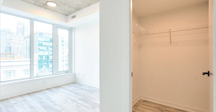 704-2 Augusta Street, Toronto, ON, M5V 1Y4 - 14