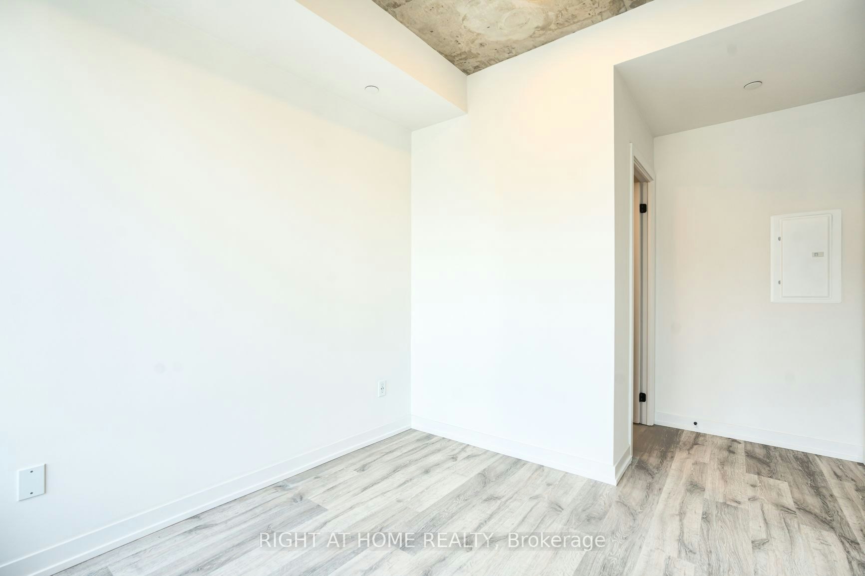 704-2 Augusta Street, Toronto, ON, M5V 1Y4 - 18