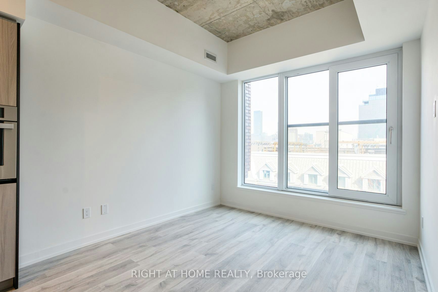 704-2 Augusta Street, Toronto, ON, M5V 1Y4 - 9