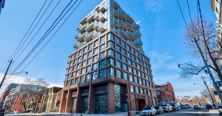 704-2 Augusta Street, Toronto, ON, M5V 1Y4