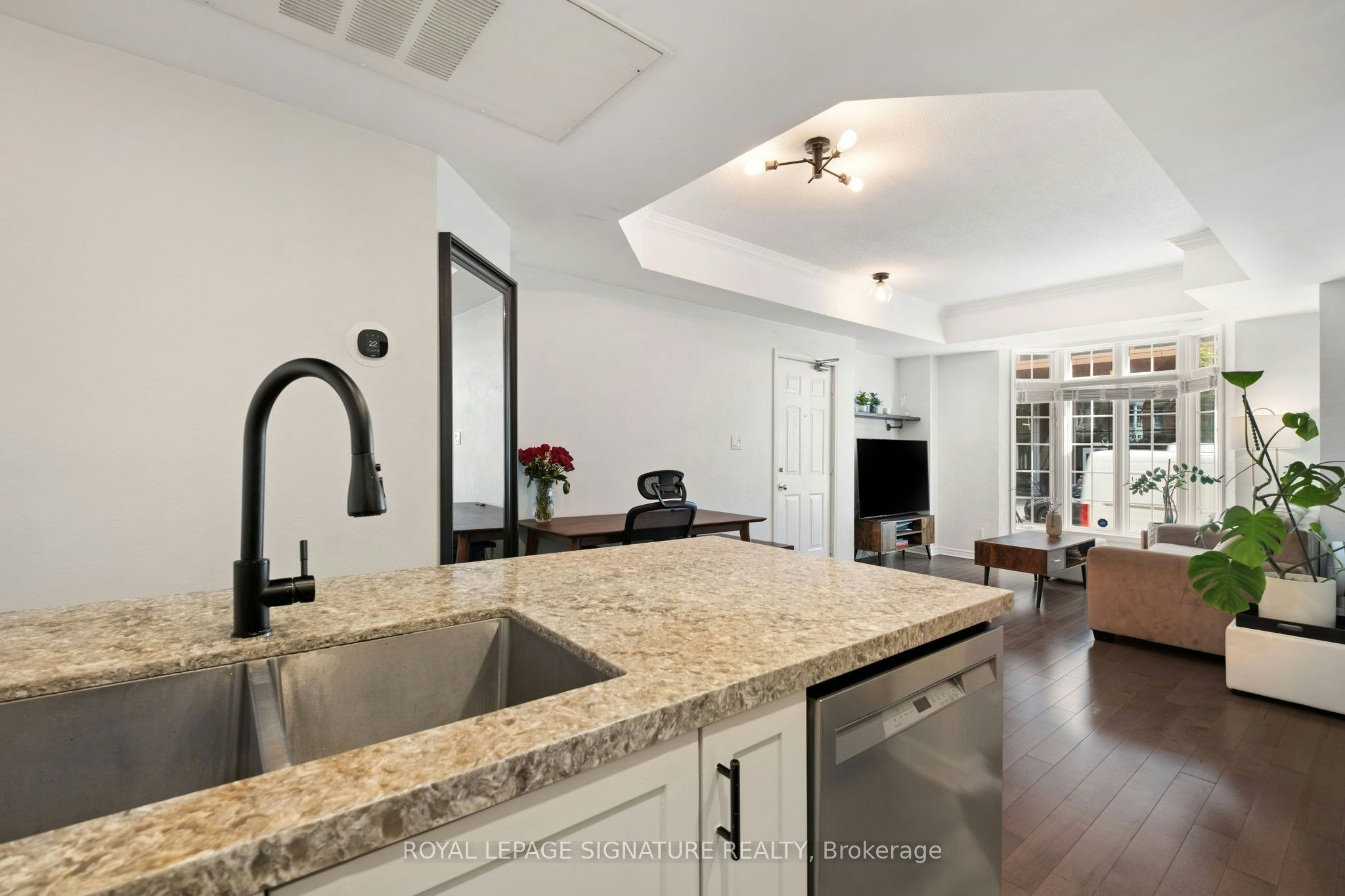 8C Portland Street, Toronto, ON, M5V 3N6 - 8