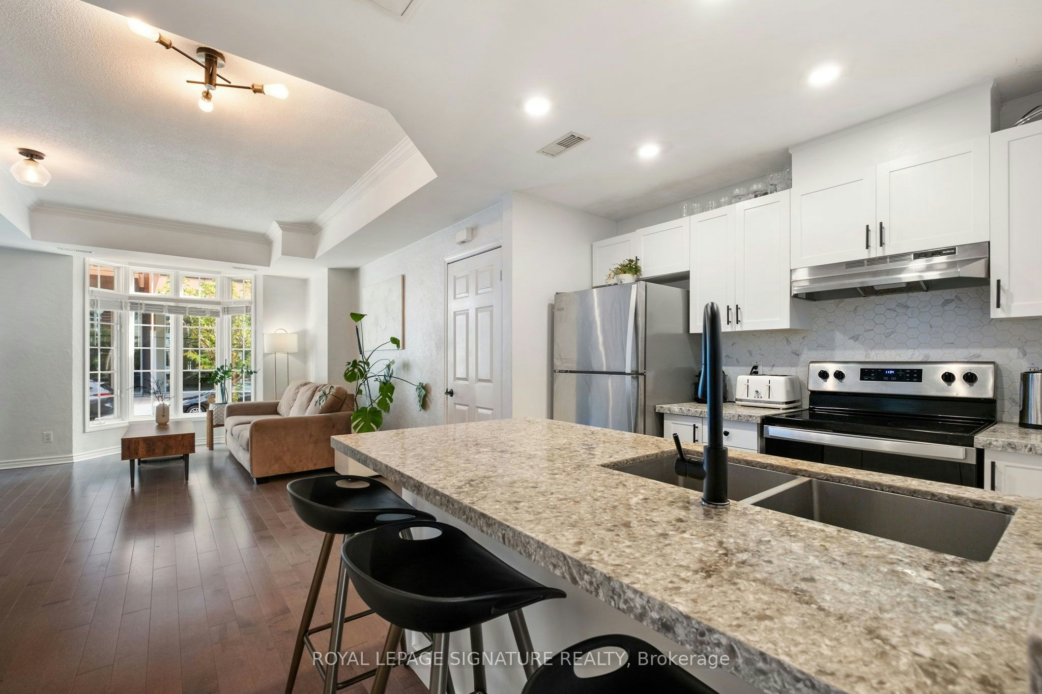 8C Portland Street, Toronto, ON, M5V 3N6 - 6