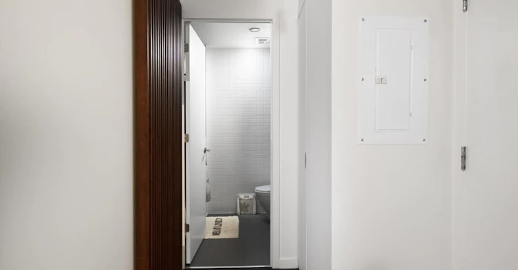 506-51 Trolley Crescent, Toronto, ON, M5A 0E9 - 12