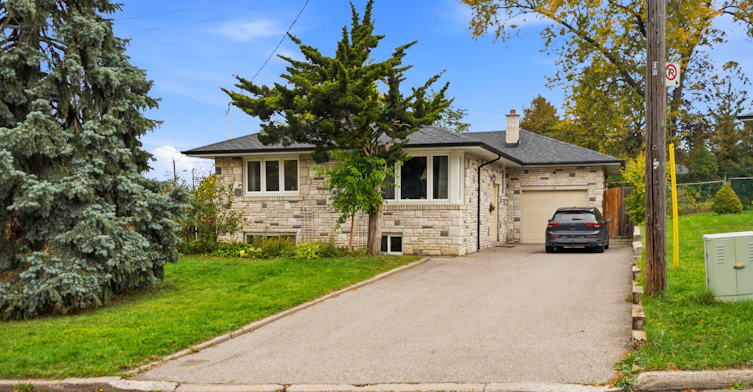 lower 1-10 Tinder Crescent, Toronto, ON, M4A 1L3