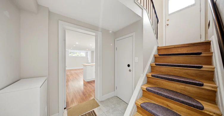 lower 1-10 Tinder Crescent, Toronto, ON, M4A 1L3 - 3