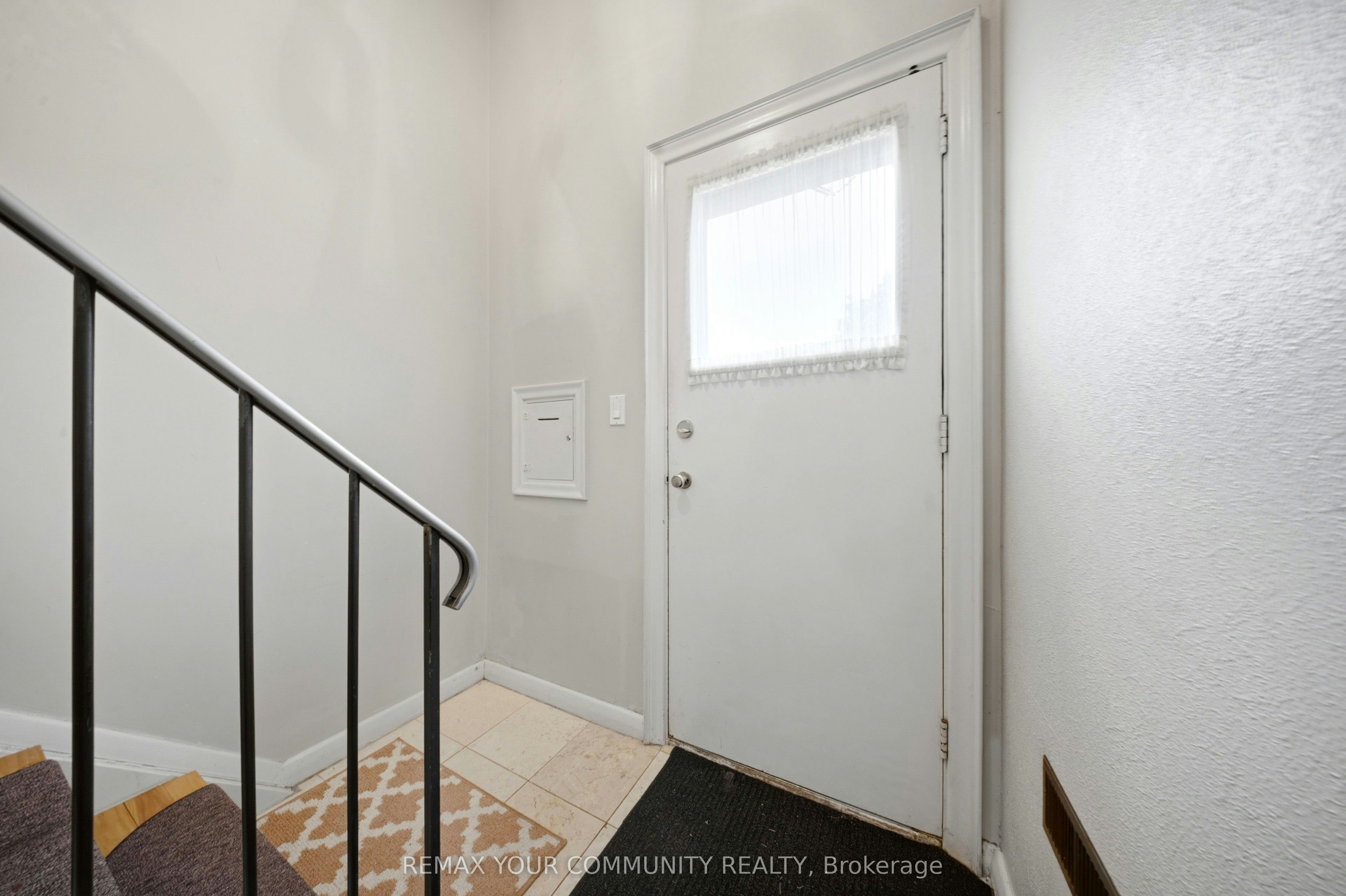 lower 1-10 Tinder Crescent, Toronto, ON, M4A 1L3 - 2