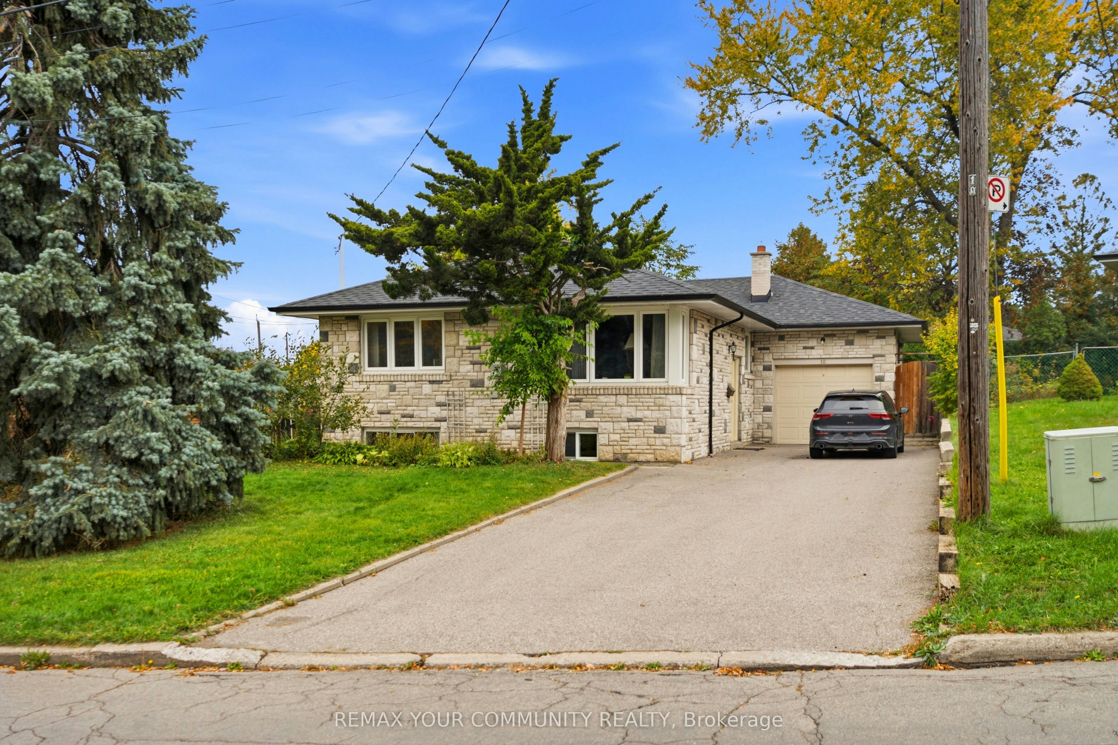 lower 2-10 Tinder Crescent, Toronto, ON, M4A 1L3