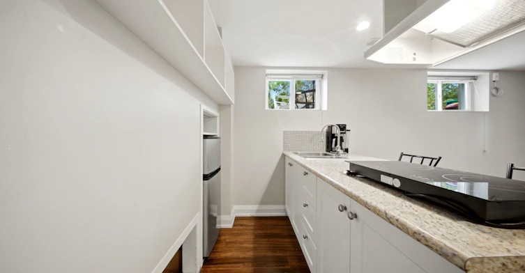 lower 2-10 Tinder Crescent, Toronto, ON, M4A 1L3 - 6