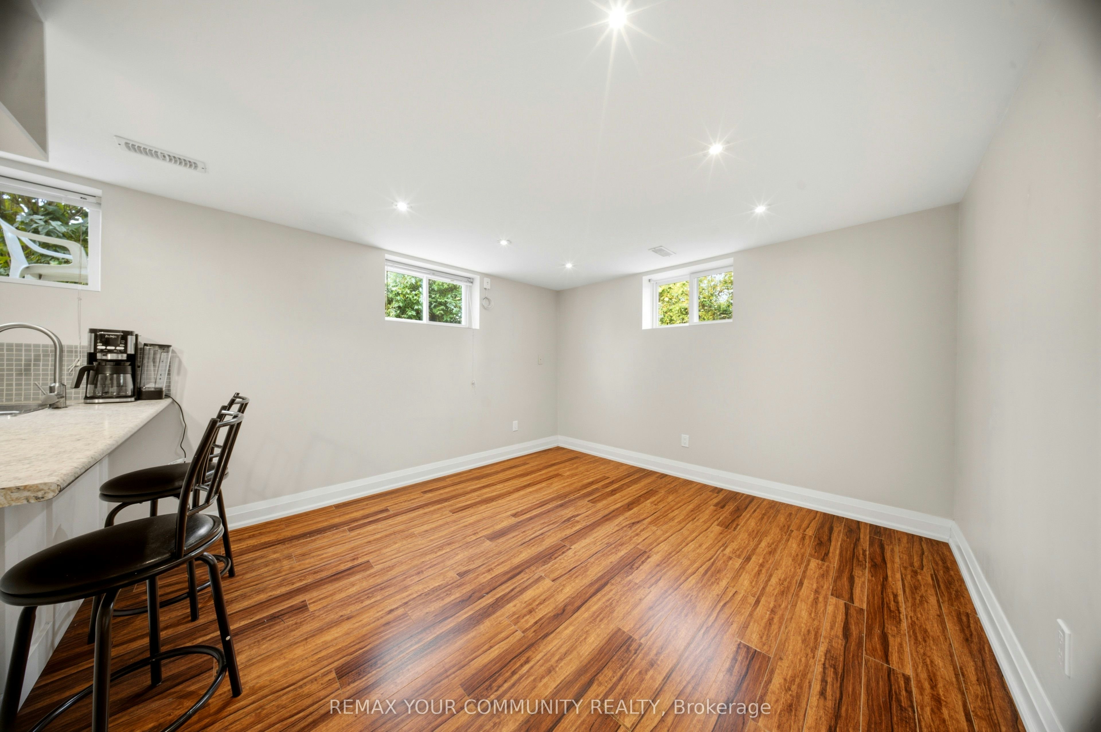 lower 2-10 Tinder Crescent, Toronto, ON, M4A 1L3 - 7