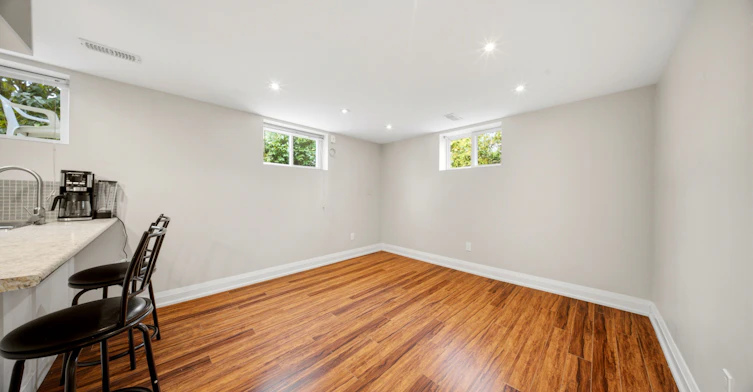 lower 2-10 Tinder Crescent, Toronto, ON, M4A 1L3 - 7