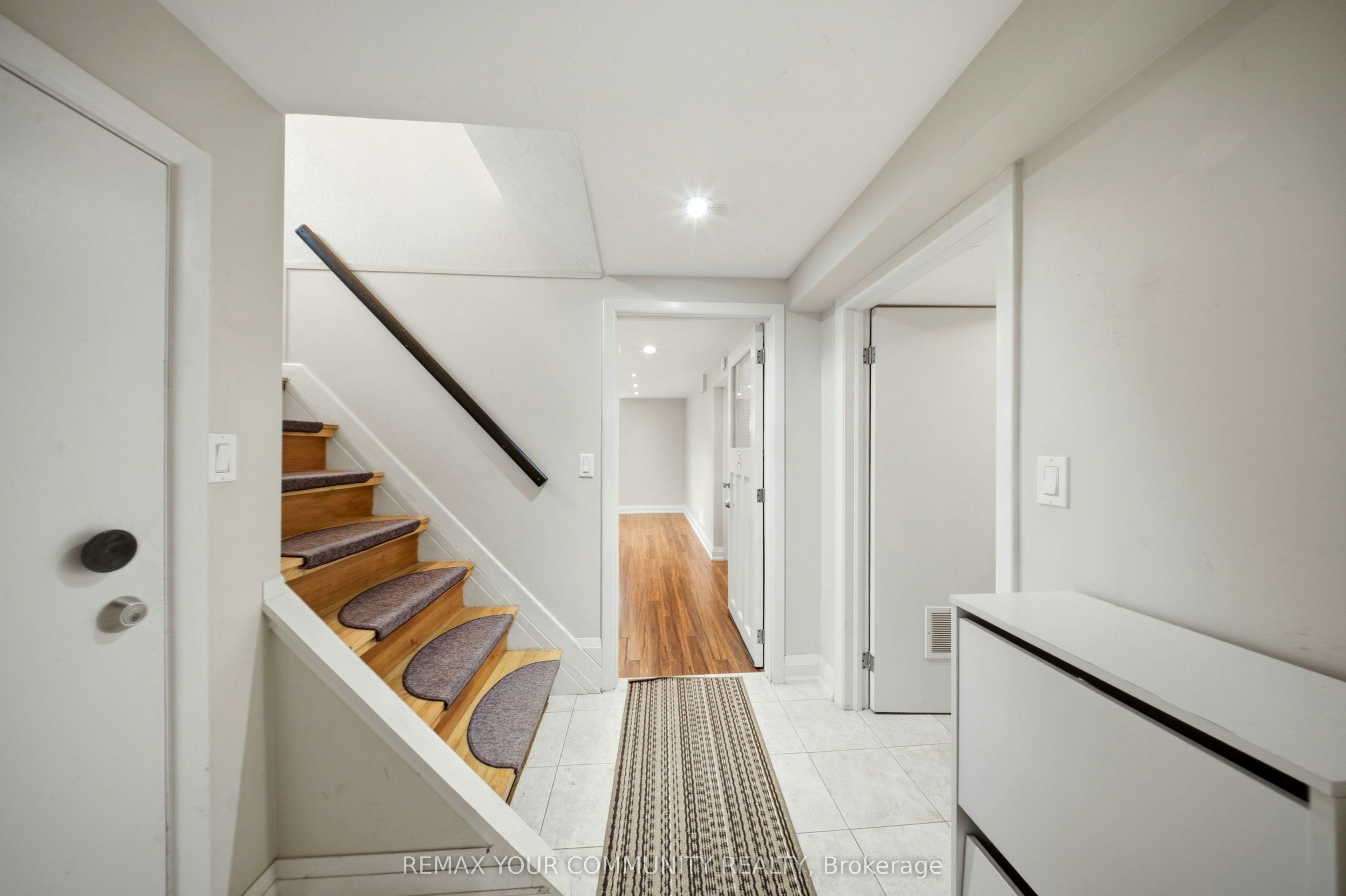 lower 2-10 Tinder Crescent, Toronto, ON, M4A 1L3 - 3