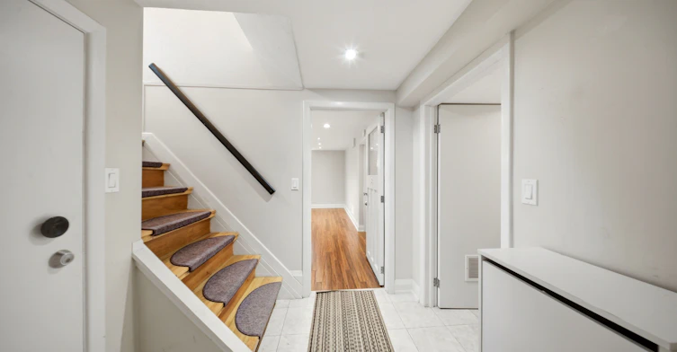 lower 2-10 Tinder Crescent, Toronto, ON, M4A 1L3 - 3