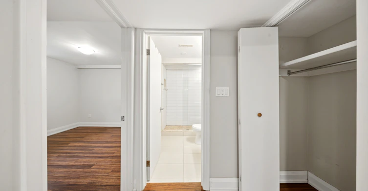 lower 2-10 Tinder Crescent, Toronto, ON, M4A 1L3 - 9