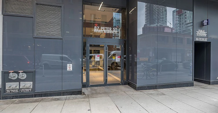 3910-87 Peter Street, Toronto, ON, M5V 2G4 - 3