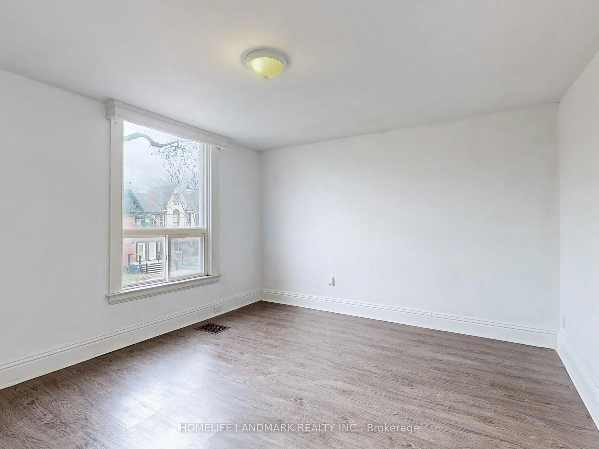 Upper-609 Ossington Avenue, Toronto, ON, M6G 3T6 - 3