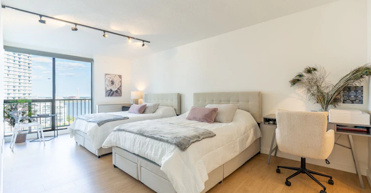 1806-33 Harbour Square, Toronto, ON, M5J 2G2 - 18