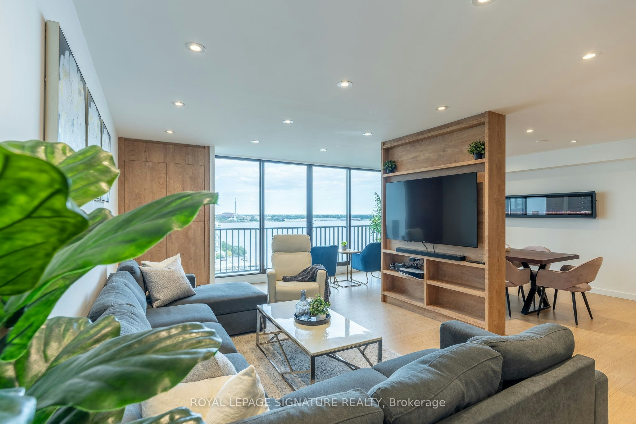 1806-33 Harbour Square, Toronto, ON, M5J 2G2 - 5