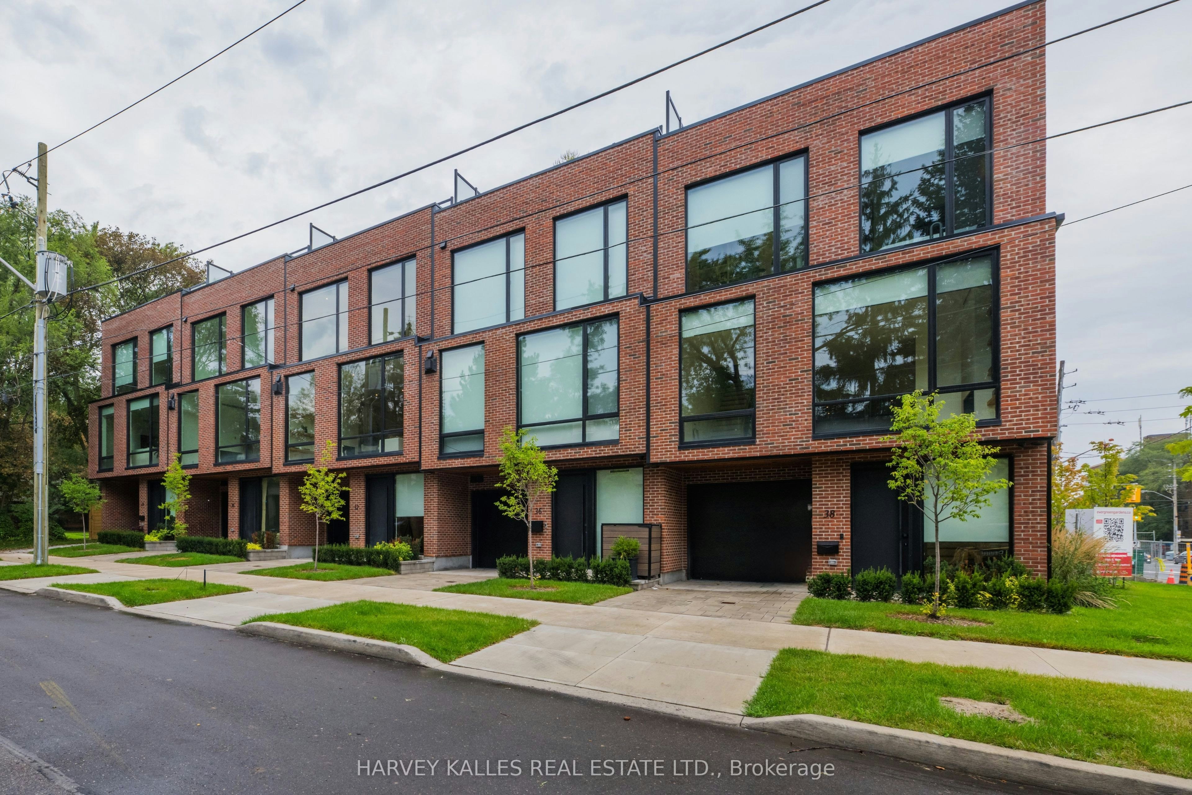 32 Evergreen Gardens, Toronto, ON, M4G 1C5