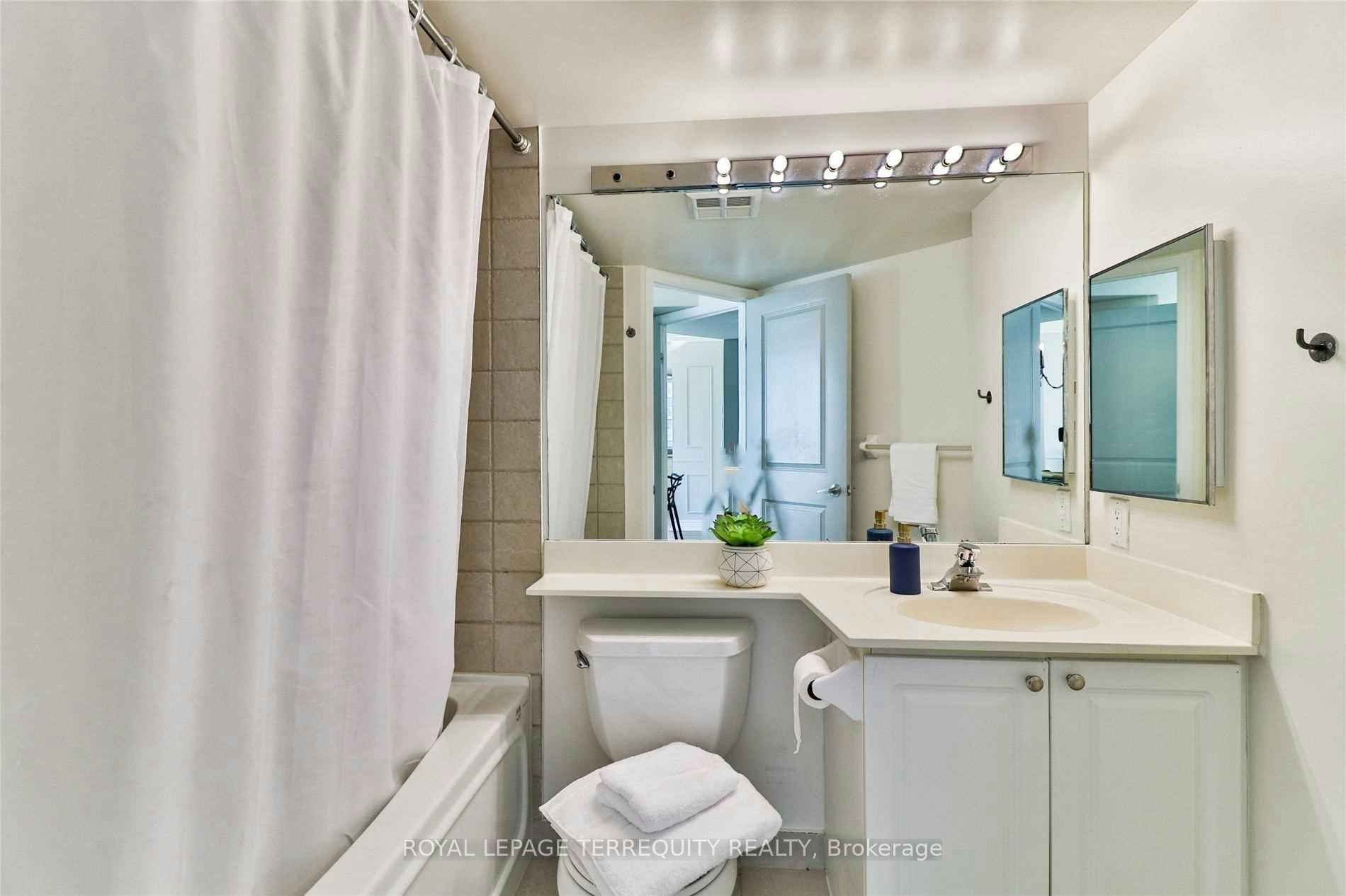 1911-28 Harrison Garden Boulevard, Toronto, ON, M2N 7B5 - 11