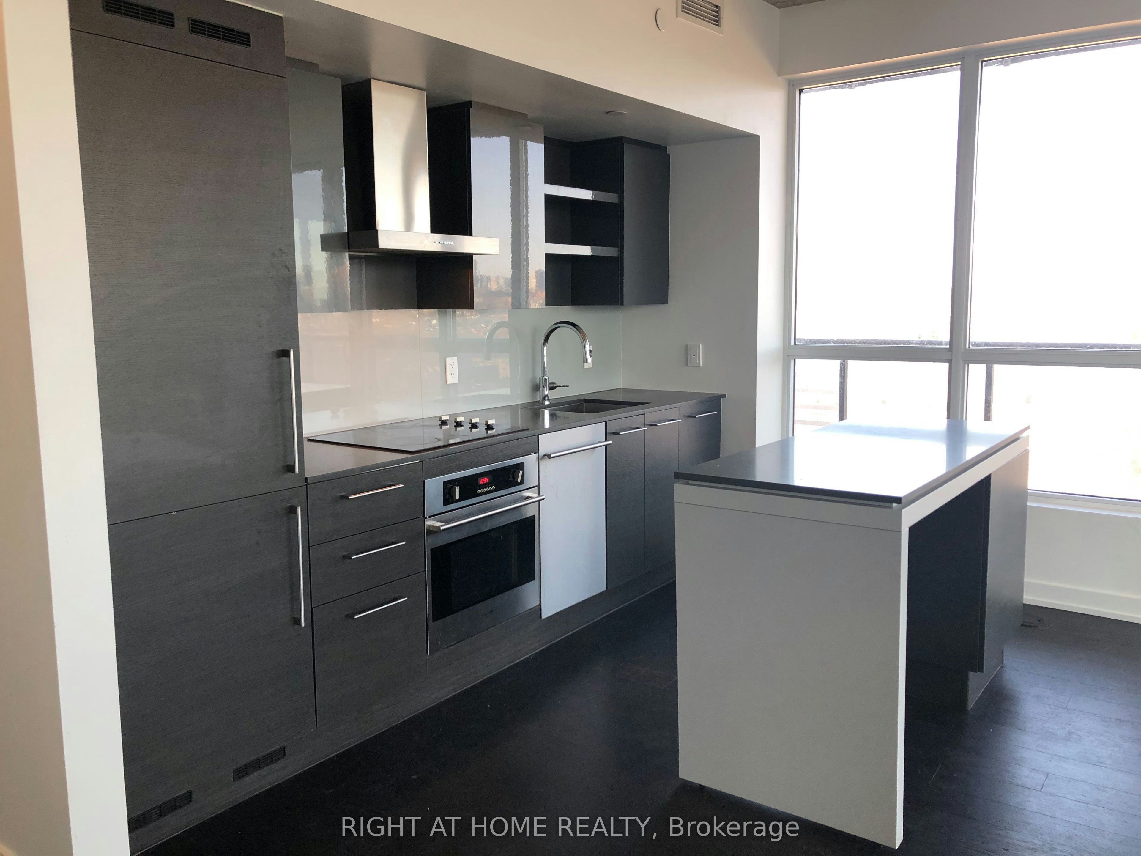 1204-1030 King Street W, Toronto, ON, M6K 0B4 - 3